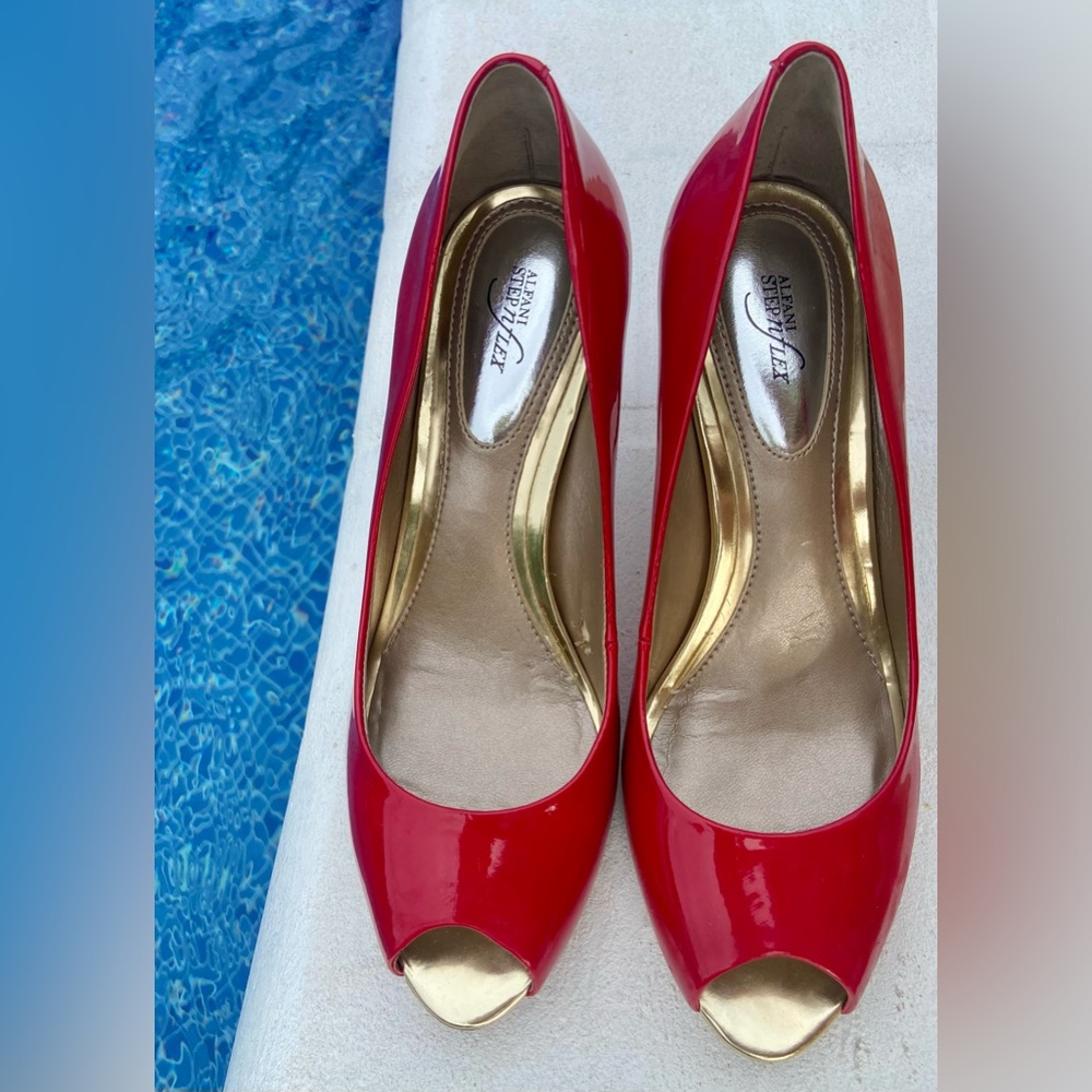 RED PATENT LEATHER PEEP TOE PUMPS — NEW — SIZE 5.5